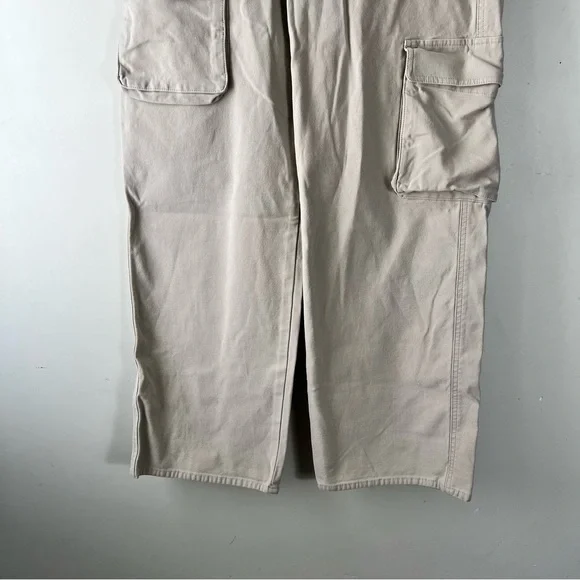 Aritzia TNA Picture Cargo Pant Beige Size 6 High Rise Utility - Picture 10 of 16